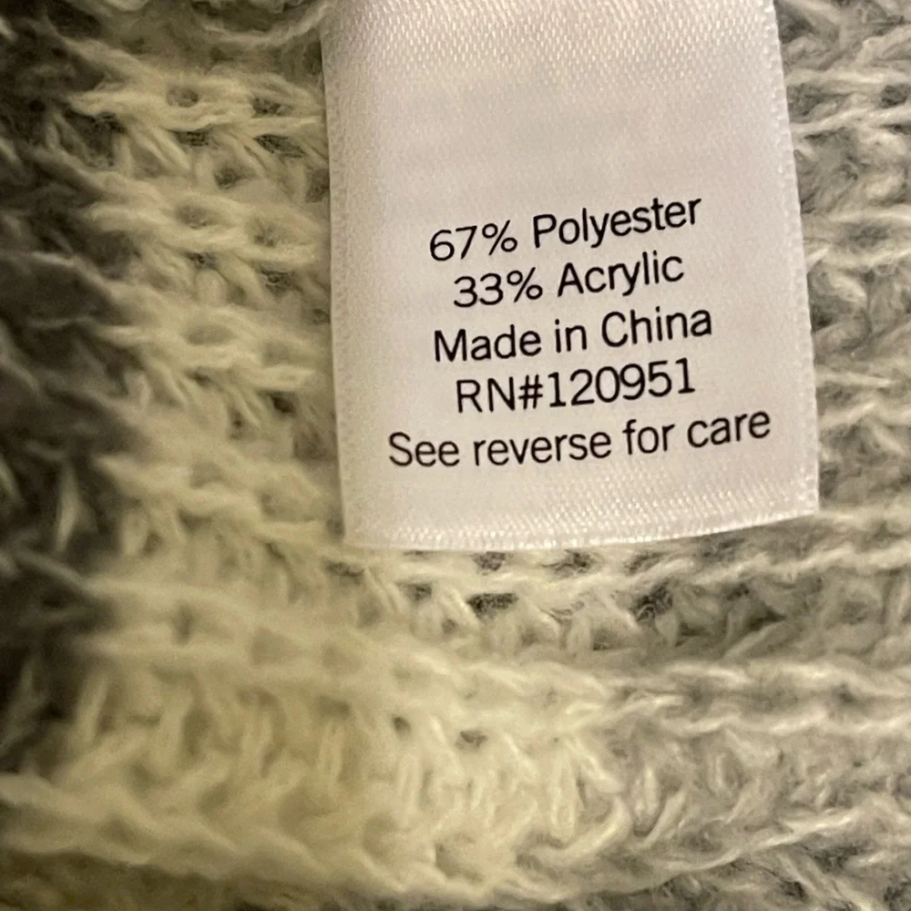 ❤️SO Crewneck , Shirt tail hem , gray, white , stripe’s sweater , NWT. Size xs - Picture 6 of 7